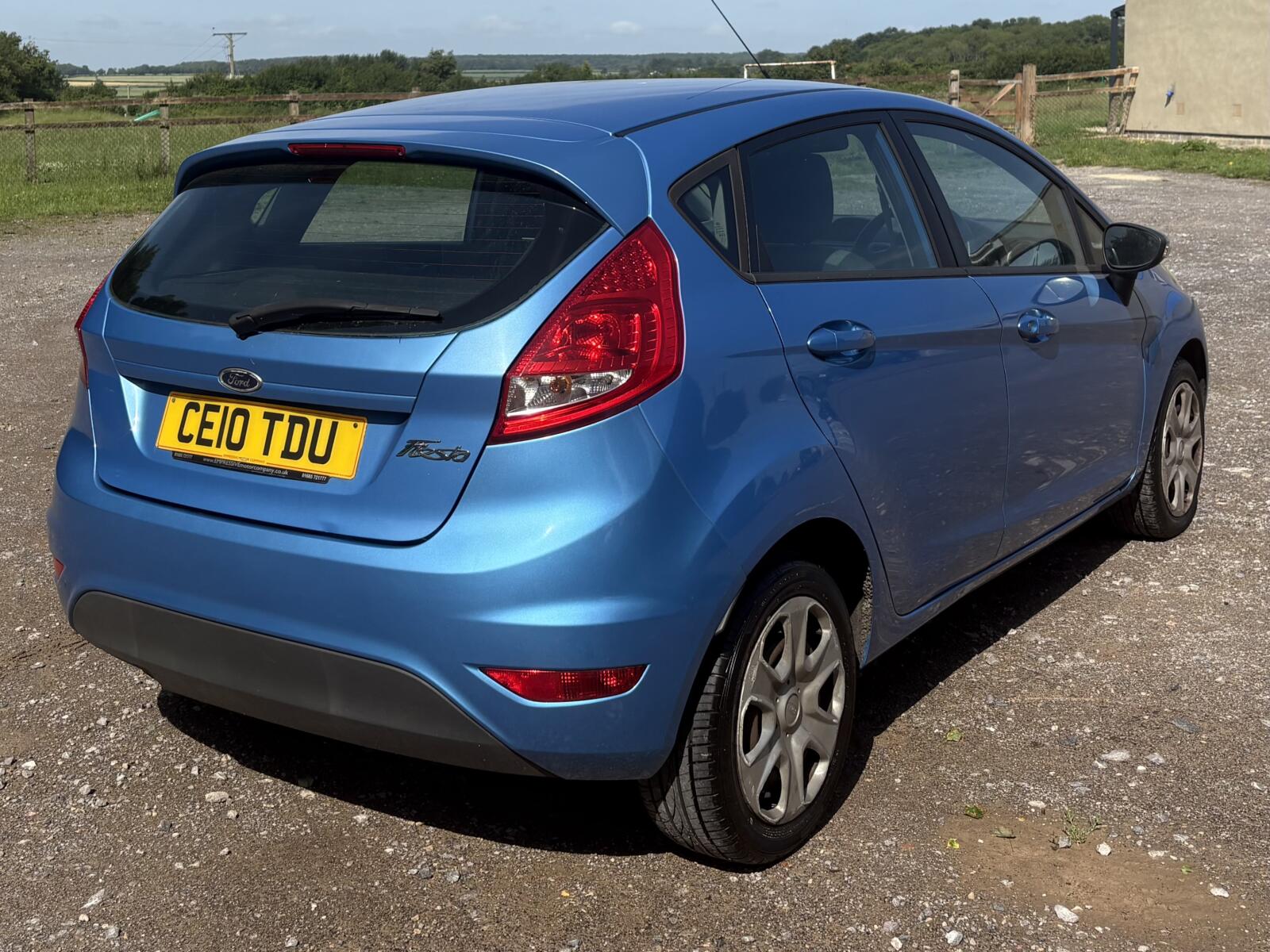 2010 Ford Fiesta 