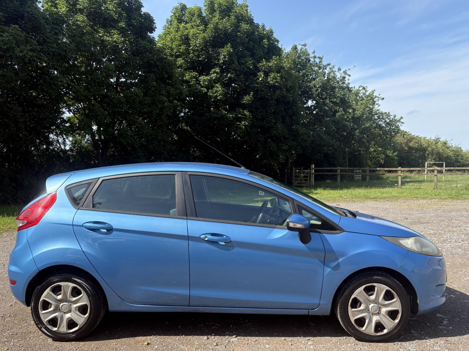 2010 Ford Fiesta 